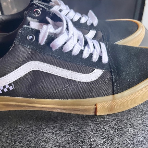 Vans sneakers. Size 11 (men). Worn only couple of times. Like new. No stains. - Picture 4 of 4